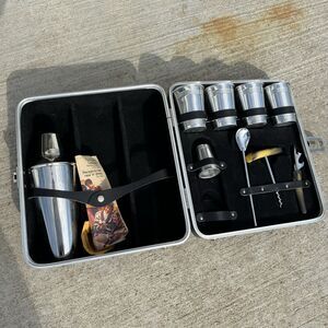 VTG 1960s MCM The Portable Pub By Londonaire Case Luggage With Accessories & Key